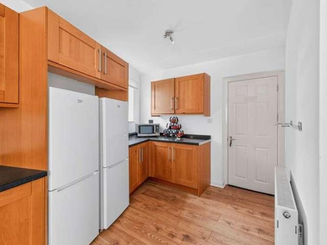 House for sale in Woodhatch, Red Hill