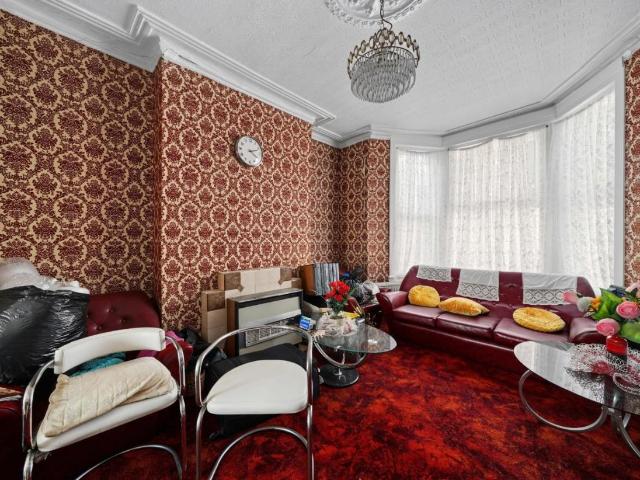 House for sale in Stamford Hill, Greater London