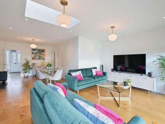 House for sale in Surbiton, Greater London