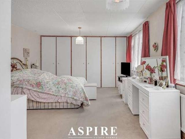 House for sale in Hadleigh, Castle Point