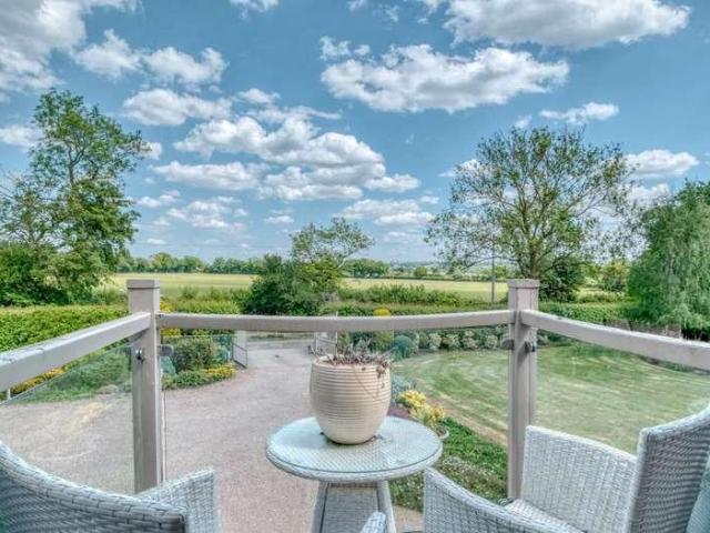 House for sale in Crookhill, Worcestershire