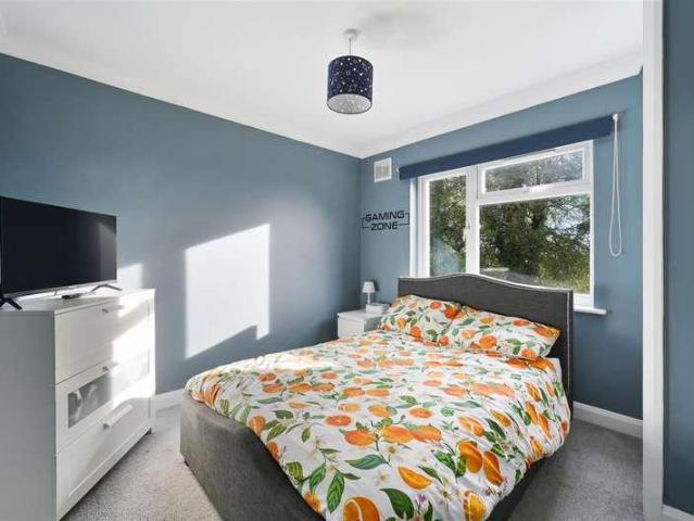 House for sale in Woodmansterne, Reigate and Banstead
