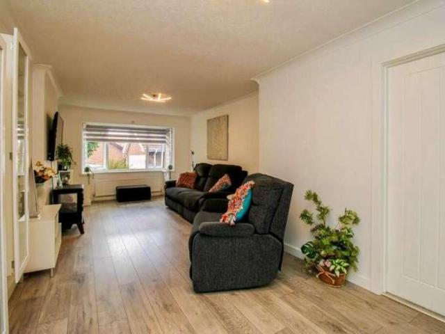 House for sale in Wakefield, Lupset