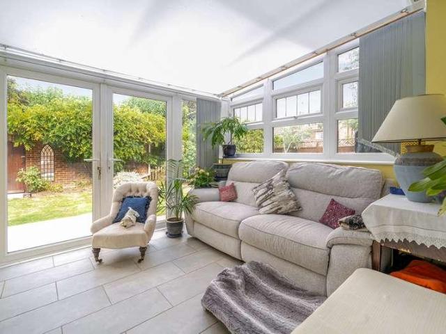 House for sale in Upper Halliford, Spelthorne