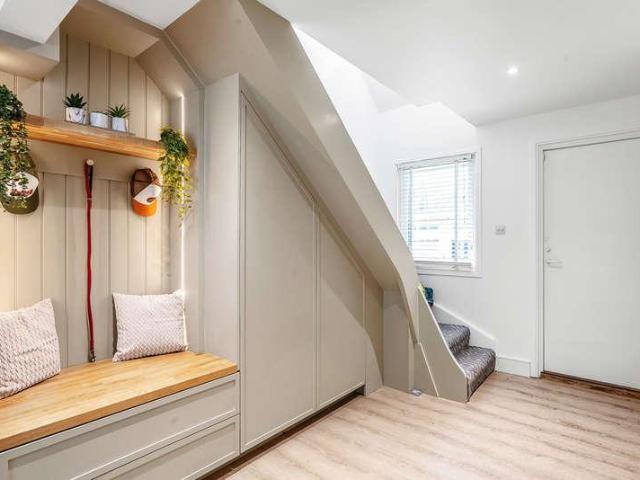 House for sale in Oxted, Hillview