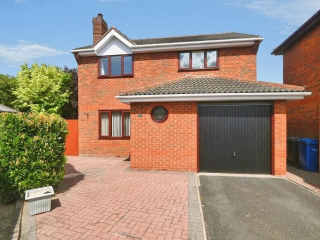 House for sale in Kettlebrook, Staffordshire