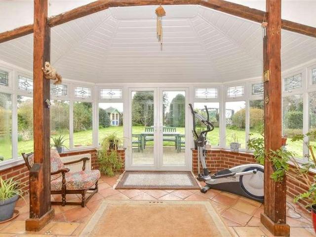 House for sale in Folkestone, Lynwood