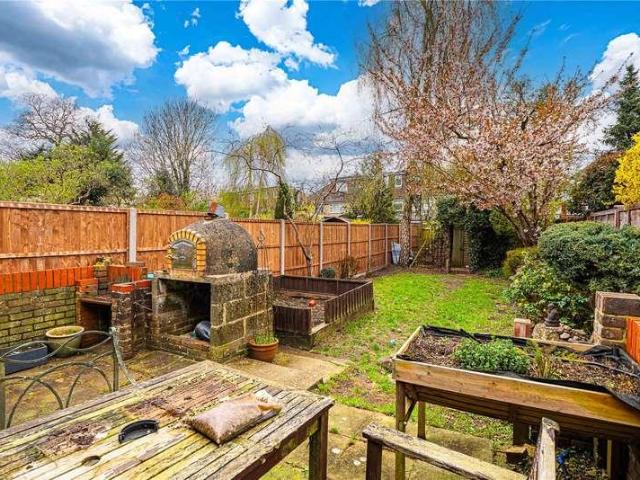 House for sale in Bushey Heath, Hertsmere