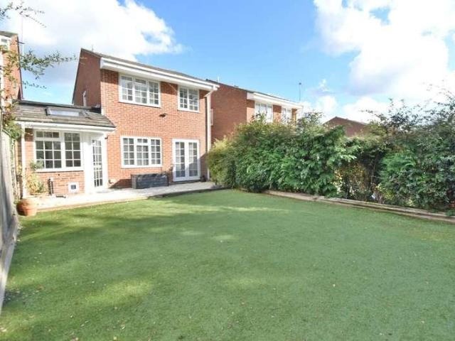 House for sale in Tricketts Cross, Ferndown