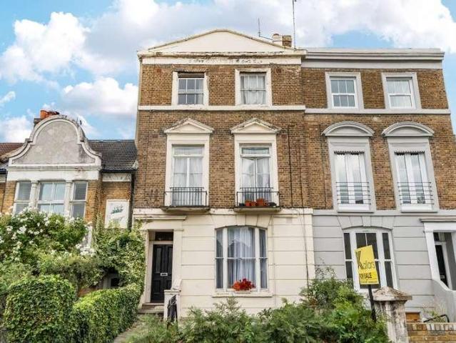 House for sale in Charlton Riverside, Greater London