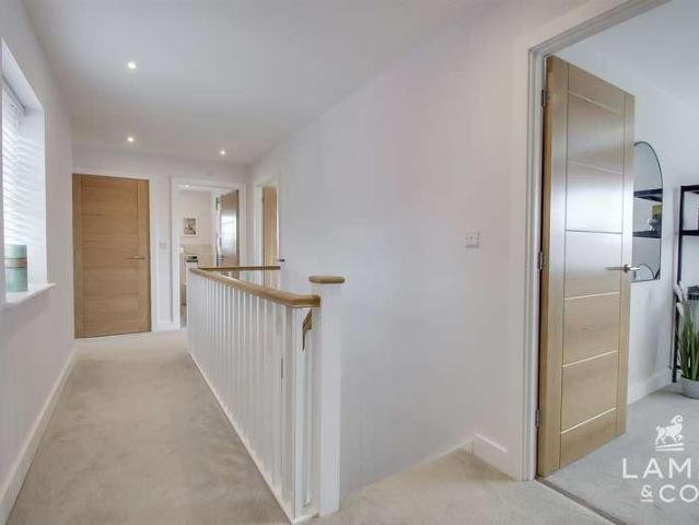 House for sale in Dale Hill, Essex