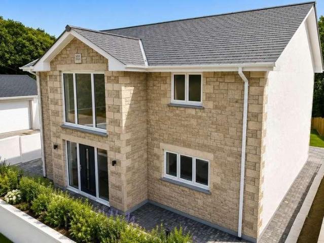 House for sale in Crofthandy, Carharrack
