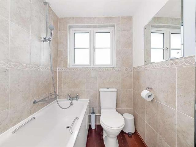 House for sale in Caterham, Caterham on the Hill