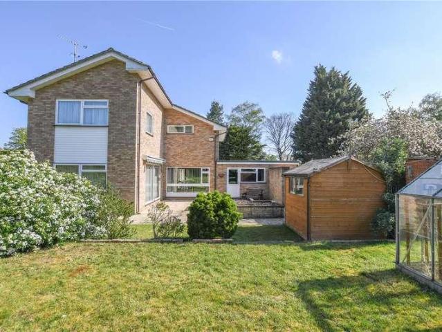 House for sale in Finchampstead