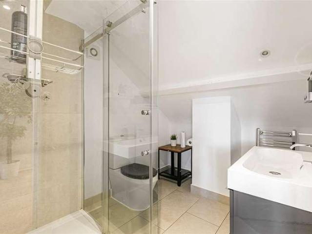 House for sale in Norbiton, Greater London