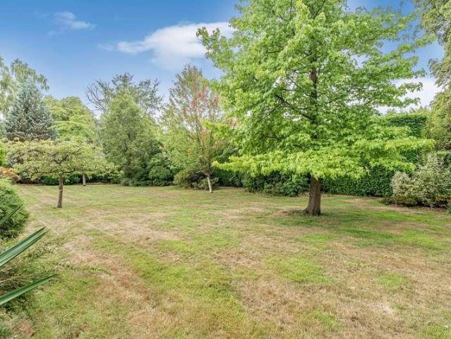 House for sale in Hurtmore, Westborough