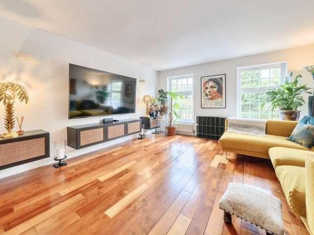 House for sale in London Borough of Ealing, Greater London