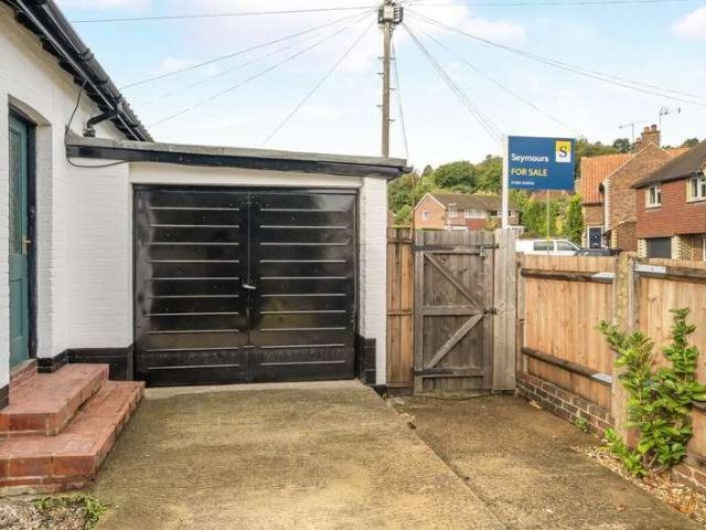 House for sale in Farncombe, Waverley