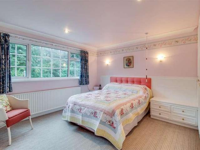 House for sale in Newmillerdam, Wakefield