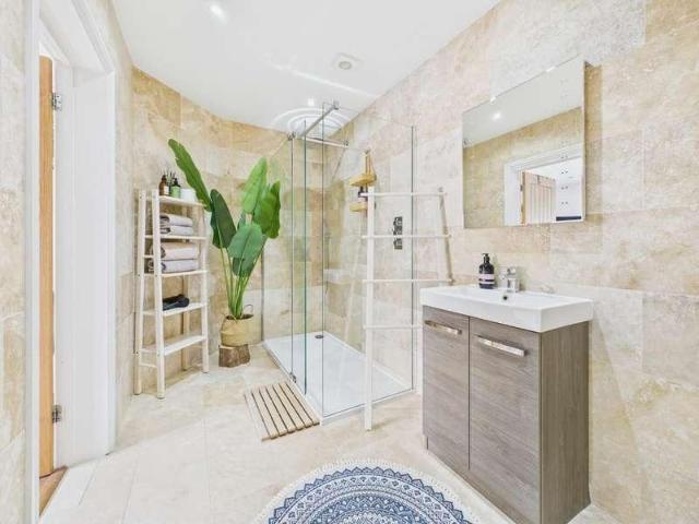 House for sale in Tiddington, Alderminster
