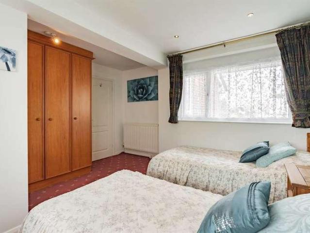 House for sale in Beltinge, The Bridge