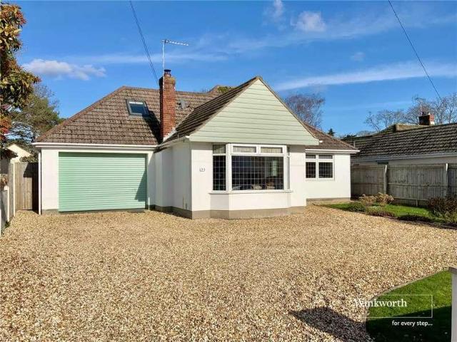 House for sale in Highcliffe