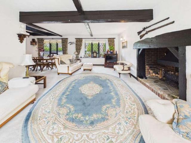 House for sale in Hillview, Surrey