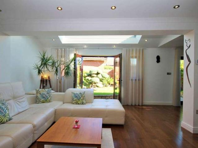 House for sale in Yeading, Greater London