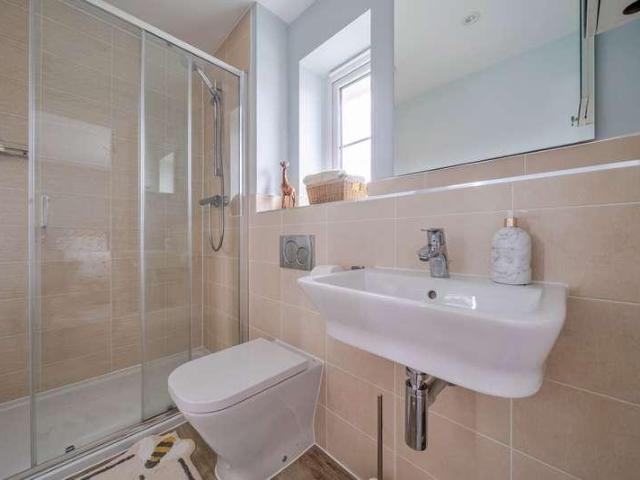 House for sale in Fole, Surrey