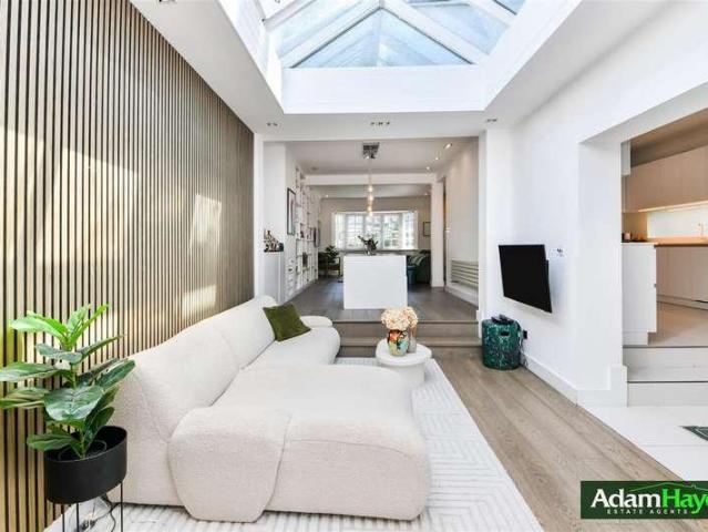 House for sale in Hendon, Greater London