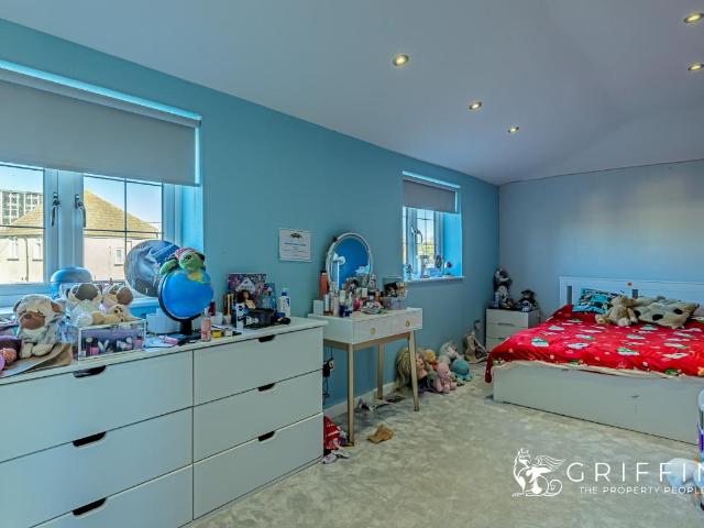 House for sale in Stanford-le-hope, Essex