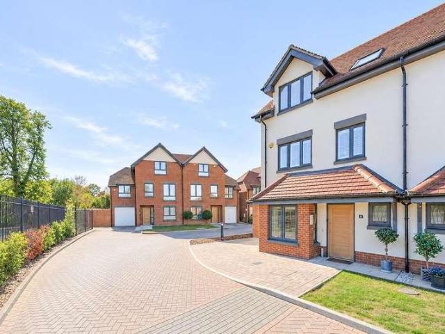 House for sale in Wexham and Ivers Community Board, Richings Park