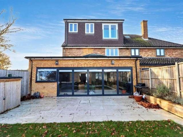 House for sale in Elstree and Borehamwood, Borehamwood