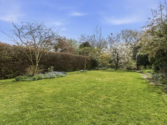 House for sale in Overslade, New Bilton
