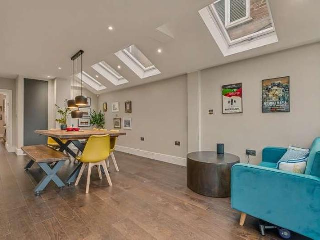 House for sale in Harlesden, Greater London