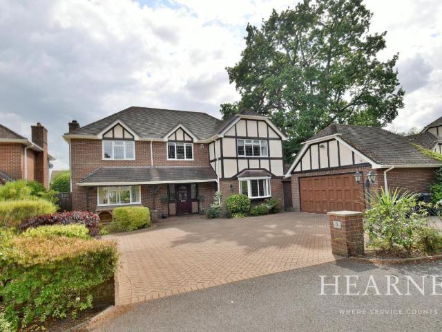 House for sale in Tricketts Cross, Ferndown