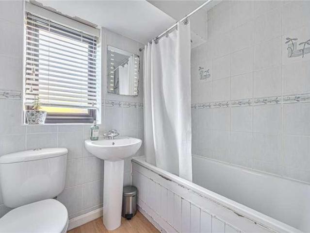 House for sale in Fole, Surrey