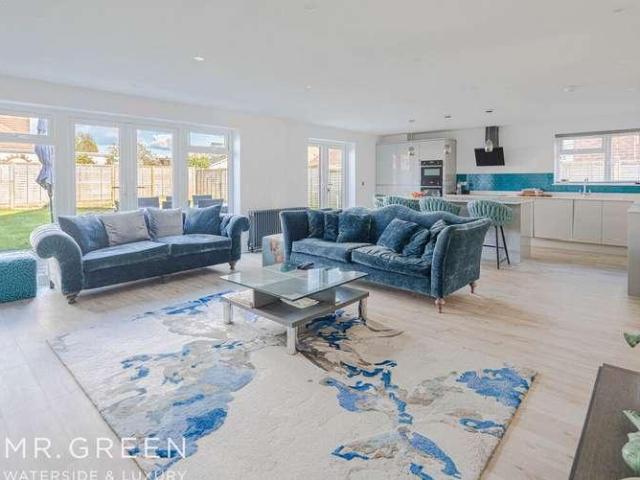 House for sale in Christchurch, Fairmile House for sale in Christchurch, Fairmile