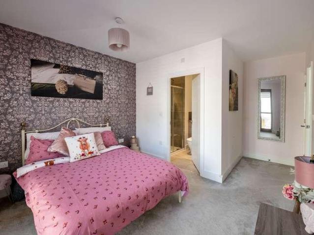 House for sale in Red Hill, Surrey