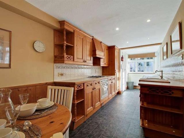 House for sale in West Finchley, Greater London
