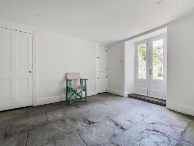 House for sale in Bristol, Cumberland Basin