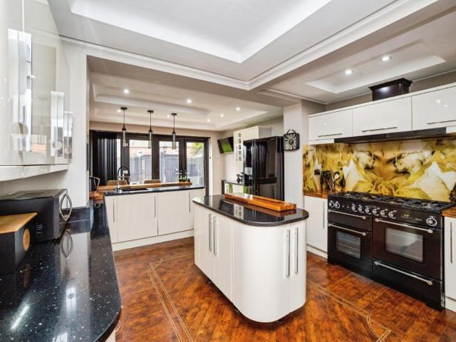 House for sale in Hoyland, South Yorkshire