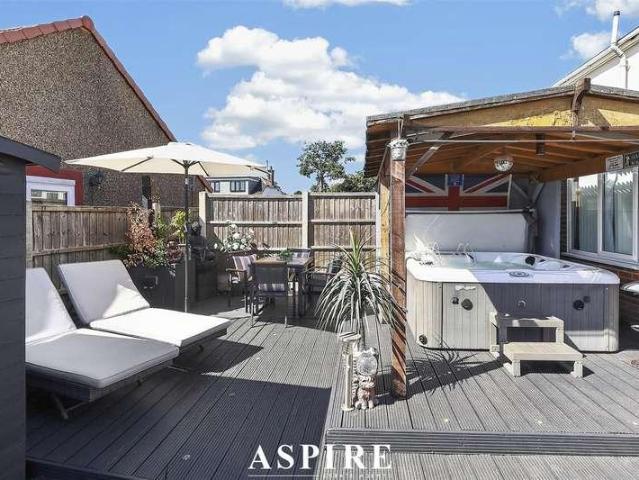 House for sale in Thundersley, Essex