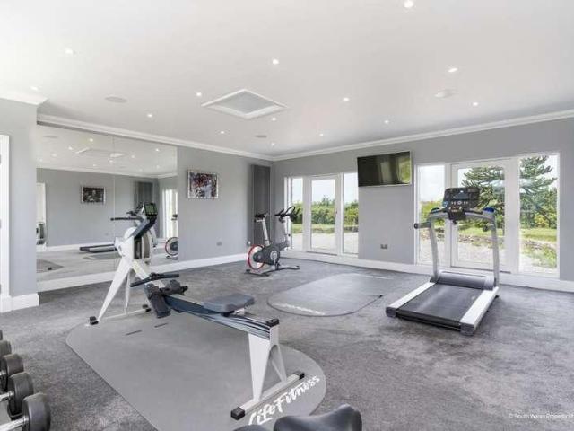 House for sale in Llanbethery, Wales