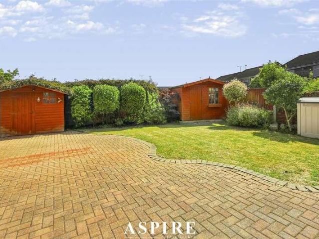 House for sale in North Shoebury, Alton Barnes