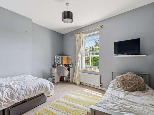 House for sale in Plumpton Green, Iford