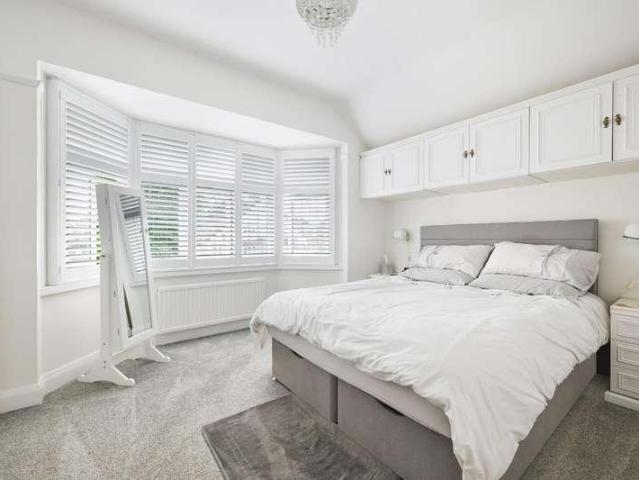 House for sale in Worcester Park, Worcester Park