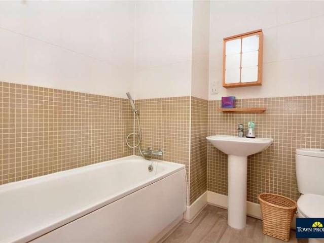 House for sale in Polegate, Cross In Hand