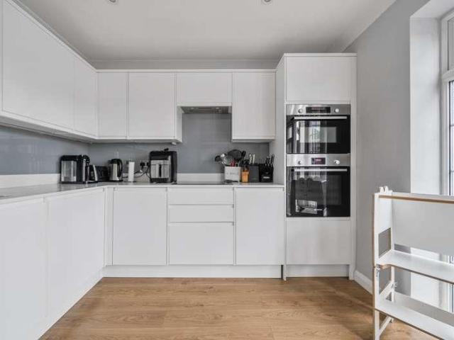 House for sale in Bush Hill Park, Greater London