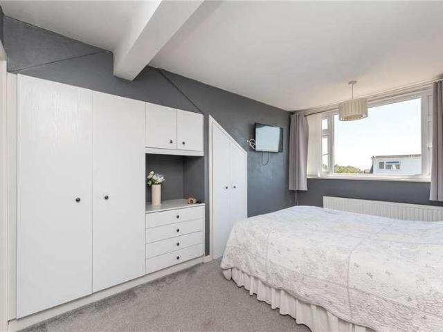 House for sale in West Ardsley, Tingley